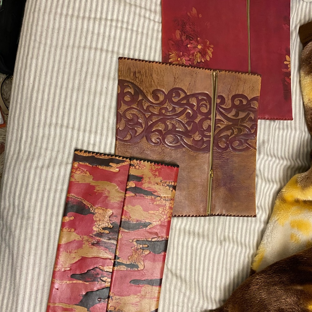 Purse - Picture 2 of 5